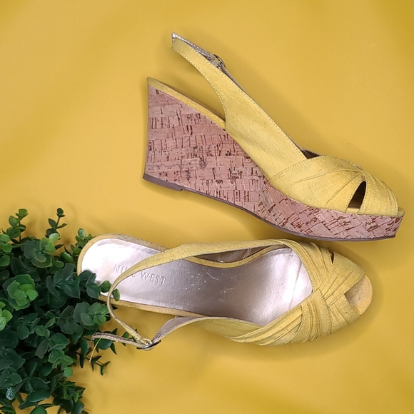 NINE WEST YELLOW SUMMER WEDGE 8.5 - Picture 3 of 7